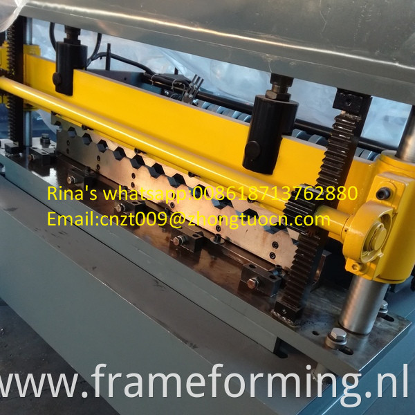 high quality roofing sheet roll forming machine 6 